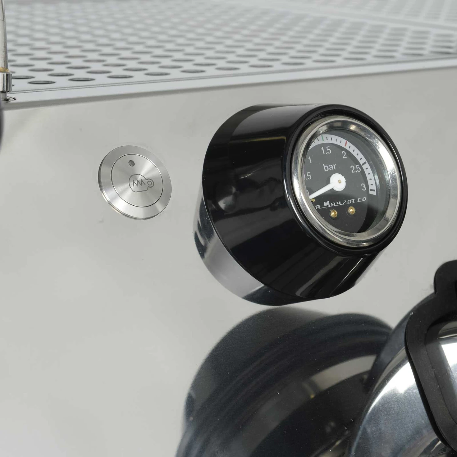 La Marzocco Strada 2 Group AV With Scales Espresso Machine 2 La Marzocco Strada 2 Group AV With Scales Espresso Machine - Image 2